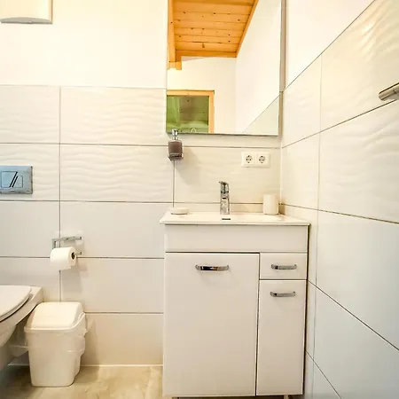 בקתה Na Groniku *